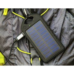 Power bank solar 5000 mAh con doble puerto USB y linterna